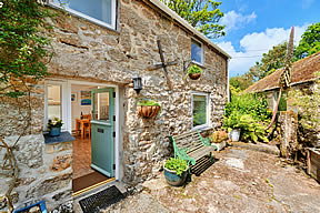 Waterside Cottage - entrance